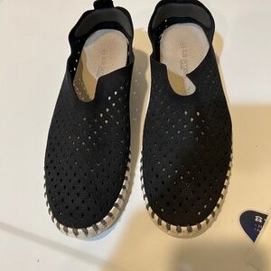 Isle Jacobsen Tulip Sneaker